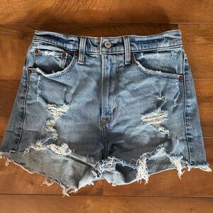 Abercrombie and Fitch Mom high rise Distressed Shorts size 26/2